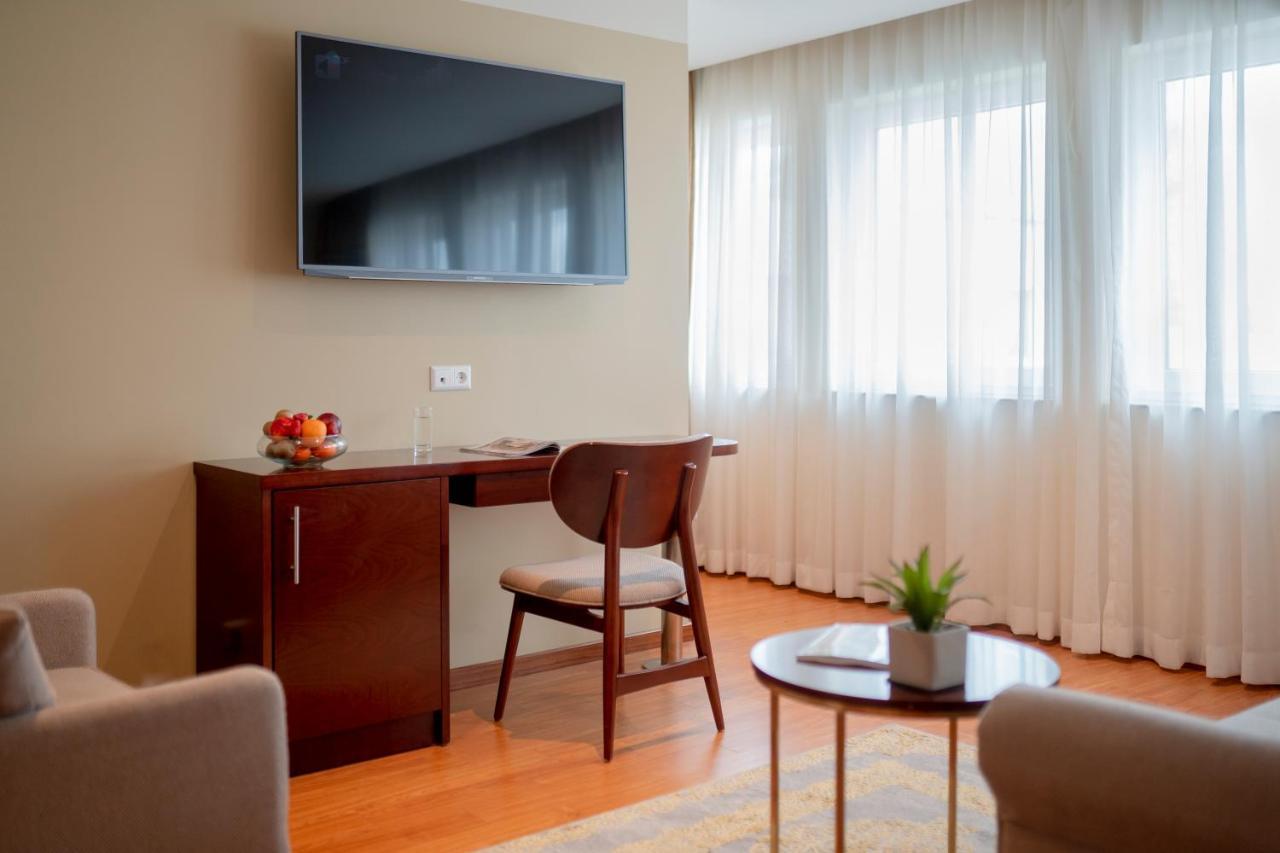 Palast Hotel Huerth Luaran gambar
